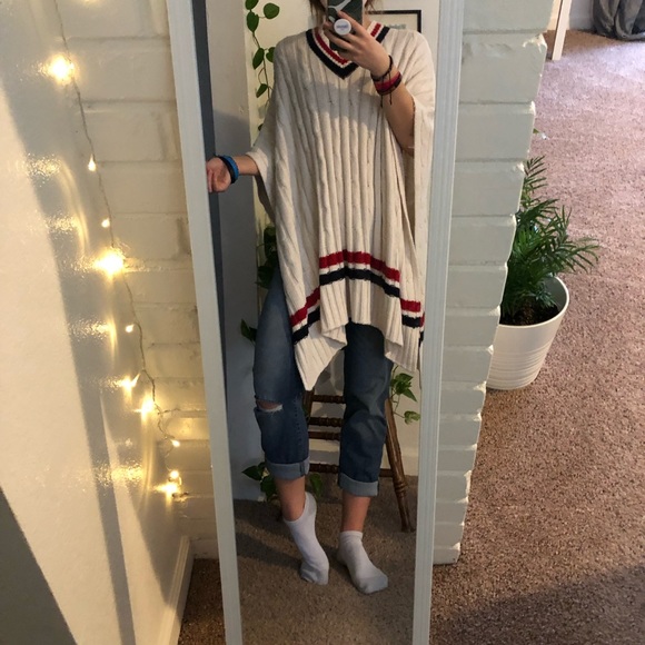 UGG Weslynn Poncho Sweater - Picture 4 of 5